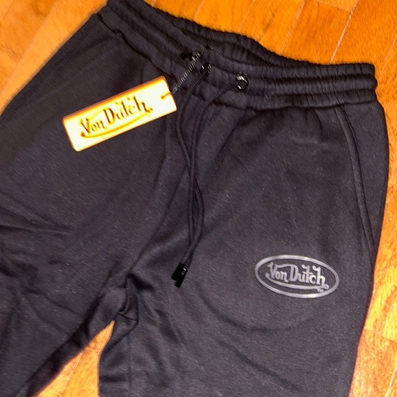 Nwt Von Dutch Black Joggers with pockets and drawstring - Picture 2 of 6
